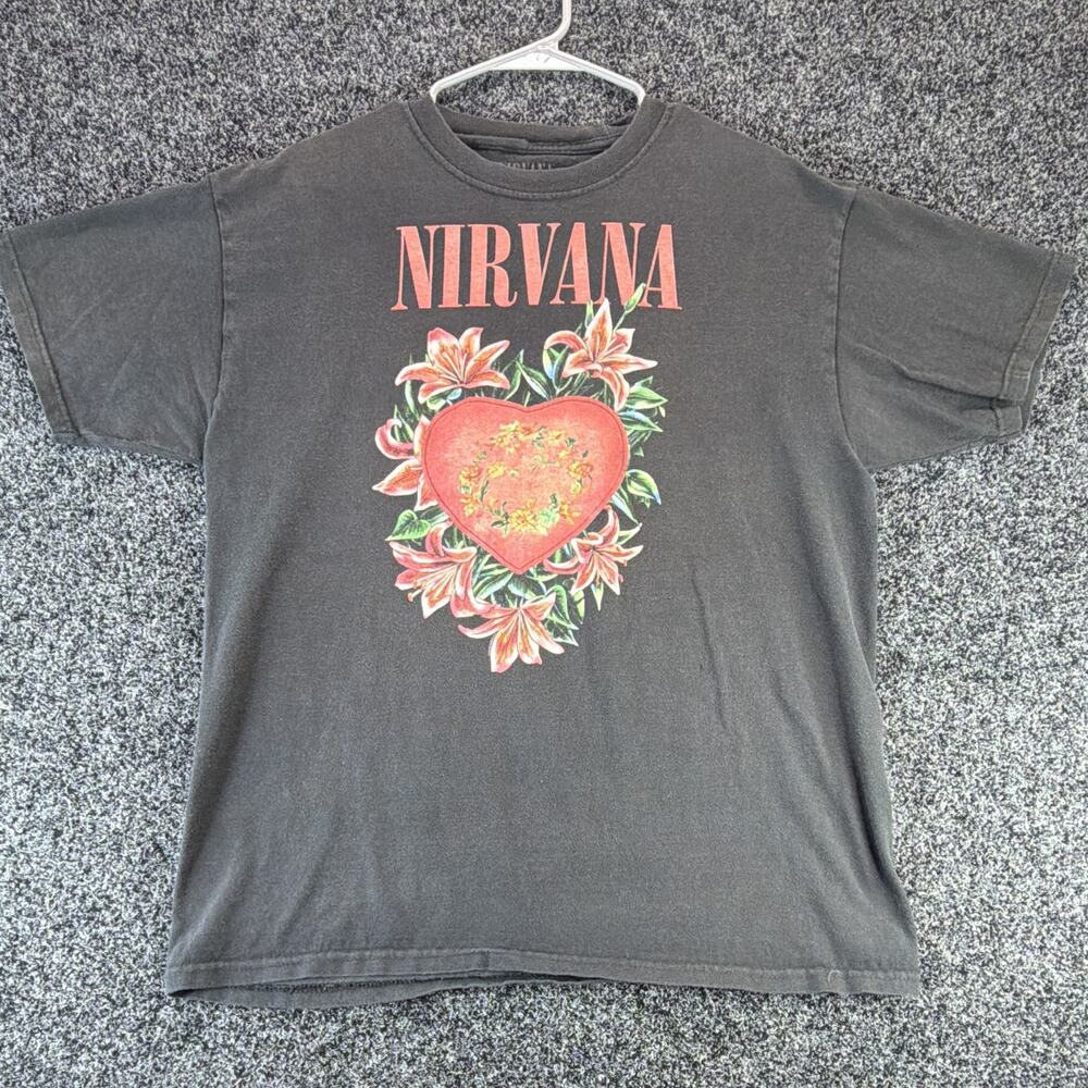 Nirvana Heart Floral Graphic T-Shirt Black Size L Music Rock & Pop Tee